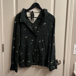 Long sleeve emerald green giraffe print Zara blouse